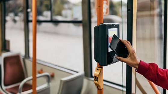 Жители Советского могут оплачивать проезд с помощью смартфонов