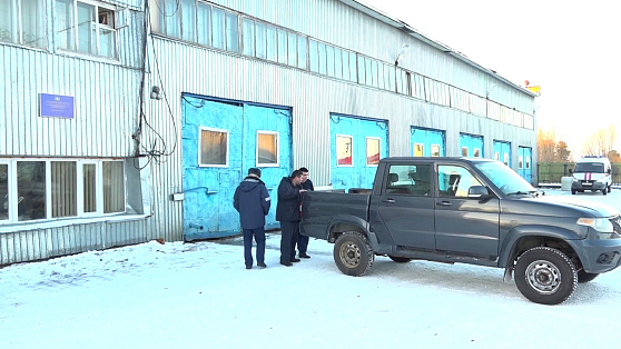 Спасатели из Пойковского отправили машину в помощь коллегам на СВО