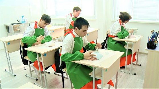 В Нефтеюганске воспитанники коррекционной школы осваивают гончарное дело