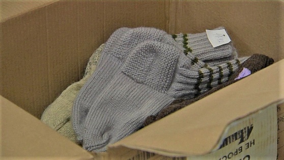 В носки, связанные для солдат, югорчанки спрятали стихи