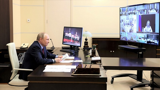 Владимир Путин поговорил с многодетной семьёй из Нижневартовска о новых мерах поддержки