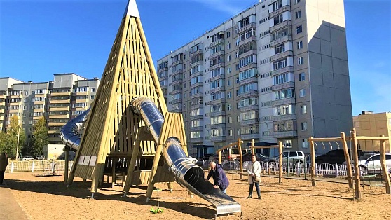 В Нефтеюганске составили список неисправных детских площадок
