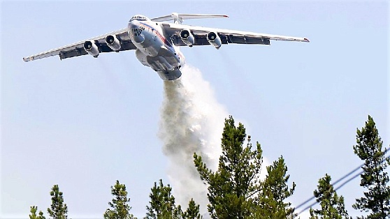 Верховые пожары в Югре тушат с помощью самолёта Ил-76