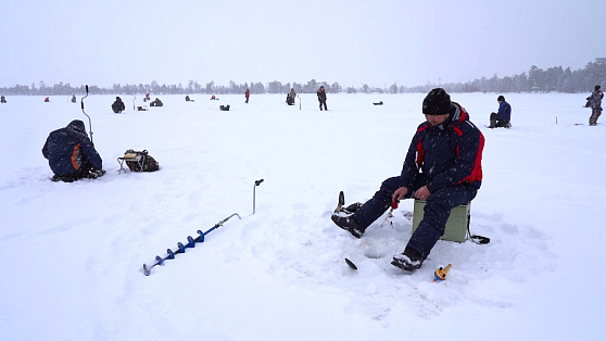 В Югре нефтяники организовали соревнования по зимней рыбалке