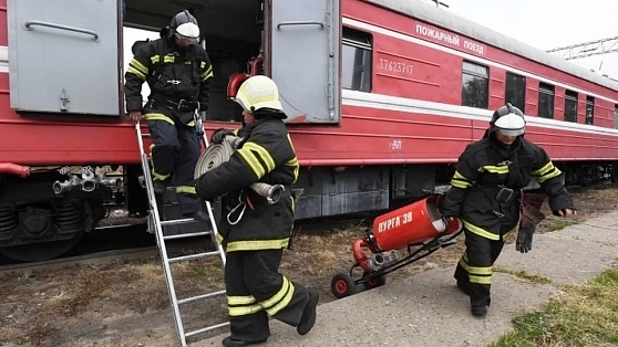 Свердловская железная дорога получила современный пожарный поезд