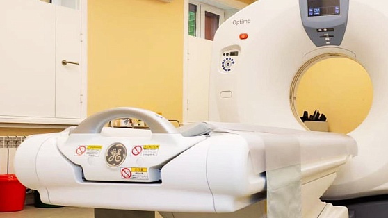 В Сургутскую клиническую поликлинику №1 доставили новый томограф