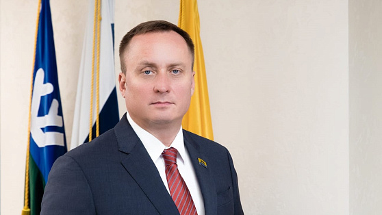 Председатель Думы Сургута Максим Слепов поздравил югорчан с Днём местного самоуправления