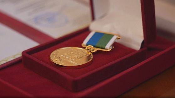 В Ханты-Мансийске выдающимся югорчанам вручили государственные награды