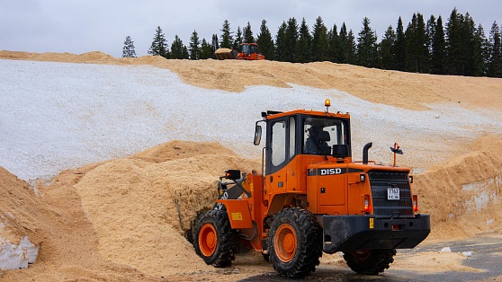 В Ханты-Мансийске на будущий лыжный сезон заготовили 18 000 тонн снега