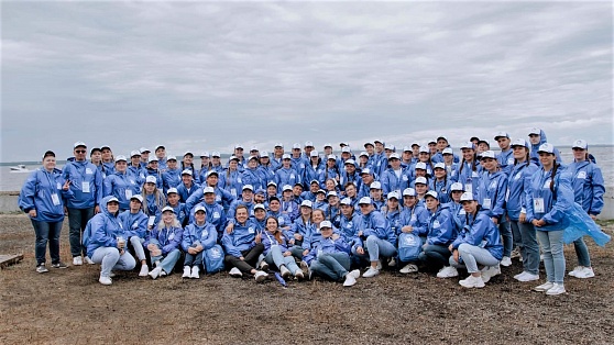 Волонтёр из Югры работал на параде ВМФ в Санкт-Петербурге