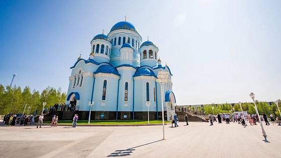 Собор с историей: в Сургуте Патриарх Кирилл освятил новый храм
