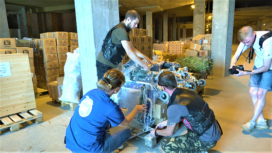 Сургутские байкеры передали партию медицинского оборудования на Донбасс
